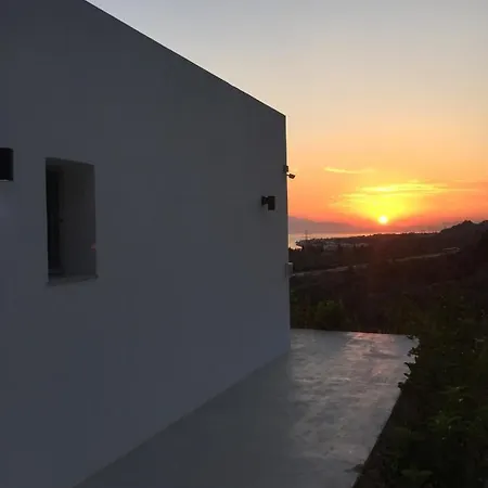 Evoikon Villa *